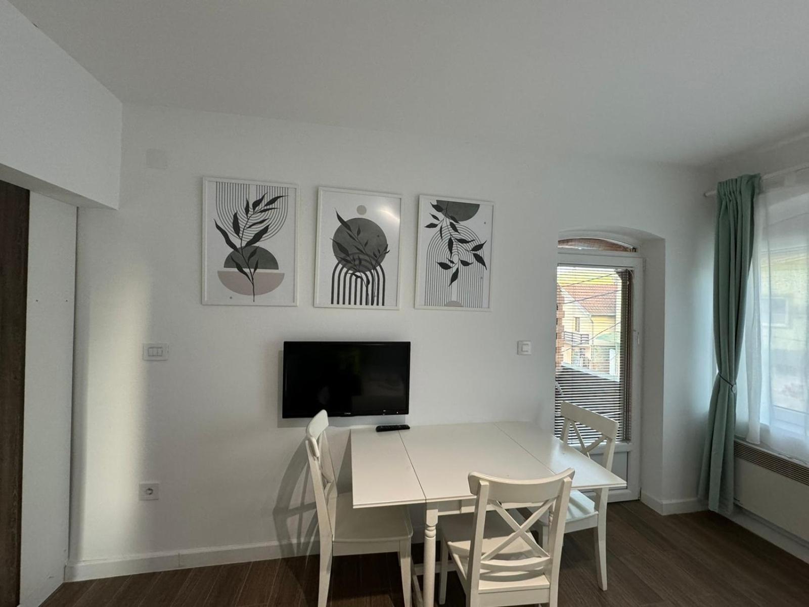 Moms House Hotel Golubac Buitenkant foto