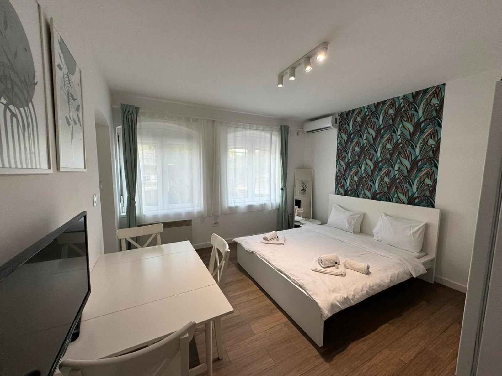 Moms House Hotel Golubac Buitenkant foto
